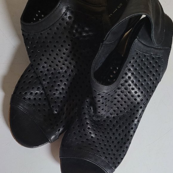 Steven by Steve Madden Leather Sandals - Picture 4 of 4